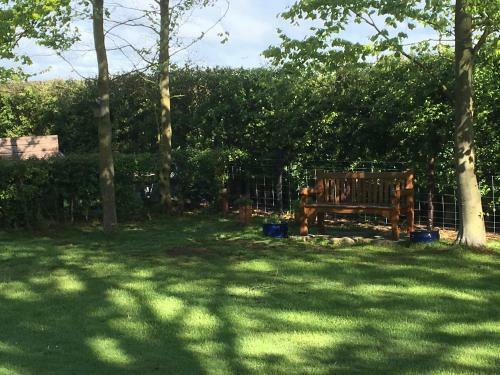 Crossways Self-catering Cottage - Self Contained