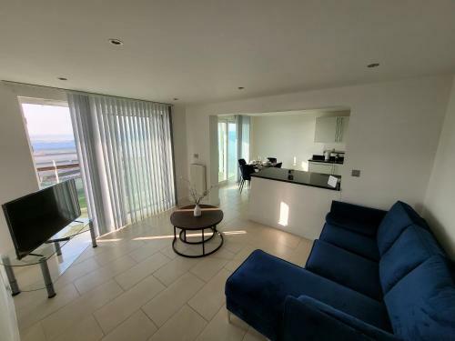 Seafront 3 Bed Duplex Apartment