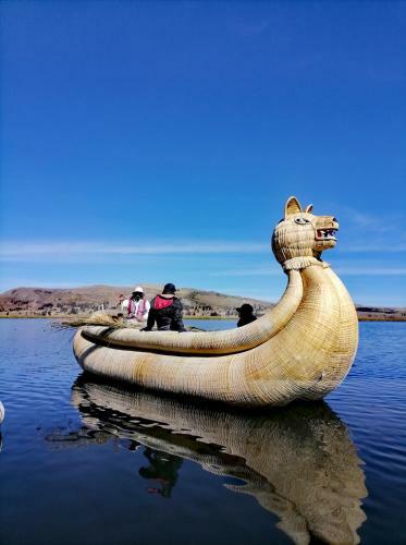 Uros Waliski Lodge