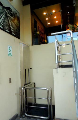 Pacific Suites Hotel