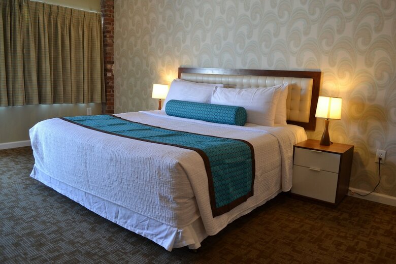 Hotel The Freeport Inn And Marina