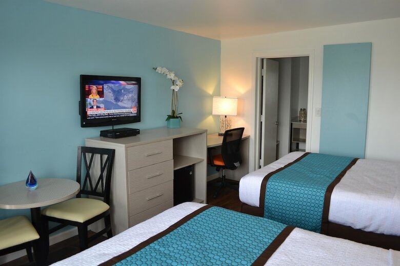 Hotel The Freeport Inn And Marina