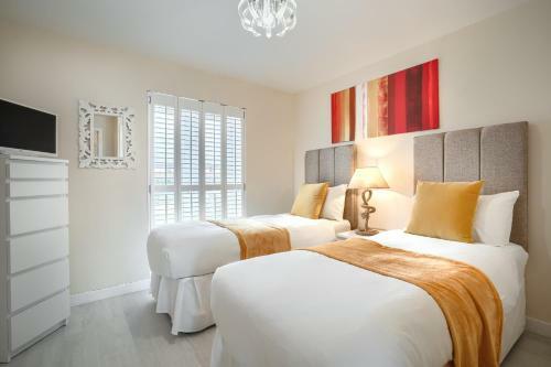Luxury Beachfront Outstanding 2 Bedroom Apartment