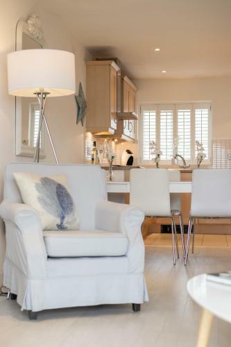 Luxury Beachfront Outstanding 2 Bedroom Apartment