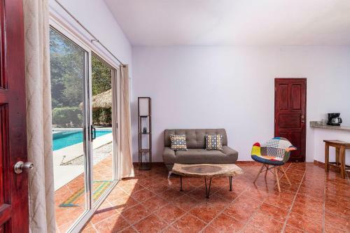 Secluded Recent Remodelled 6-bedroom Villa With Pool