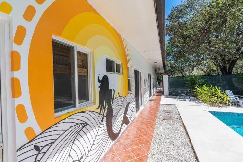 Secluded Recent Remodelled 6-bedroom Villa With Pool