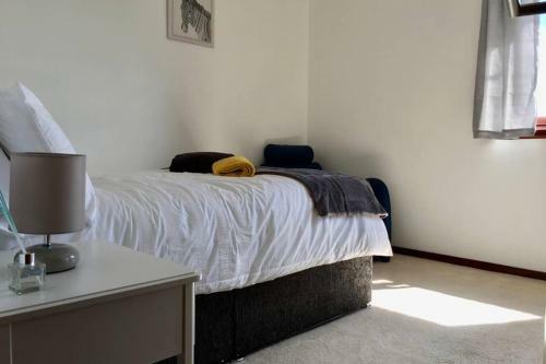 2 Bed**central Apartment-elgin** Free Parking/wifi