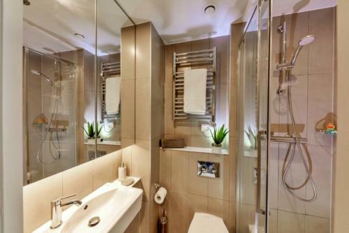 Albergue Bright Ensuite Rooms For Students Only, Egham - Sk
