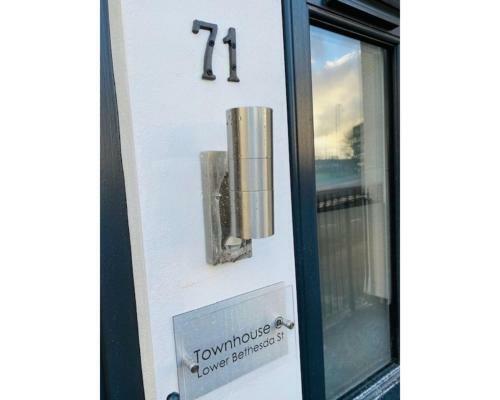 Hostal Townhouse Plus @ Lower Beth Street Stoke