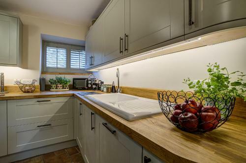 Luxury Old Sorting Office In Cotswold Town Centre
