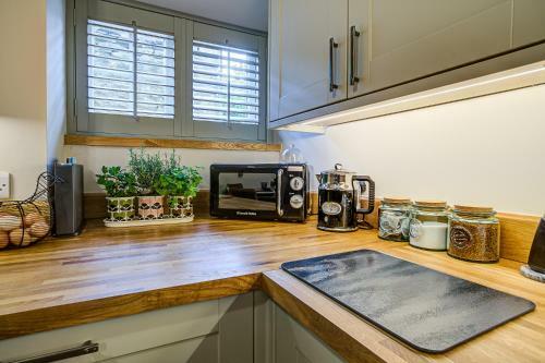 Luxury Old Sorting Office In Cotswold Town Centre