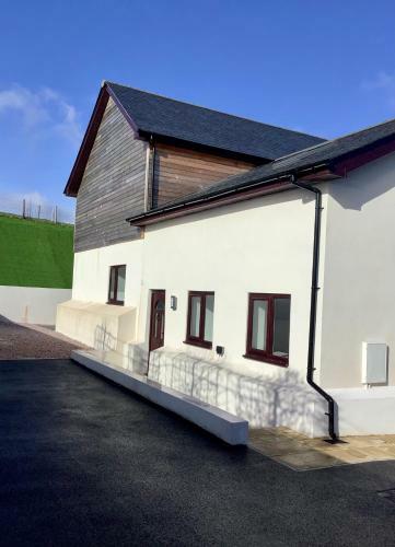 Spacious Cottage Set In A Beautiful Rural Location