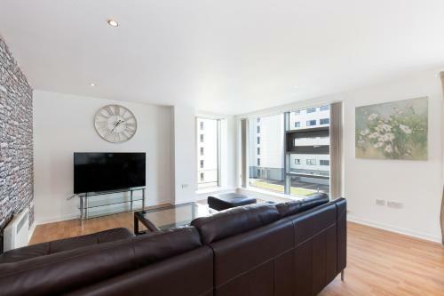 Stylish Garden View Apartment