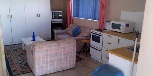 Gansbaai Lodge & Backpackers