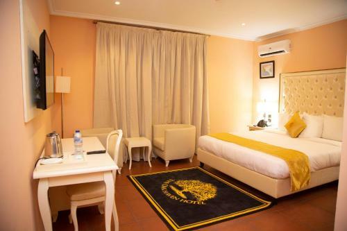 Oak Haven Hotel & Suites