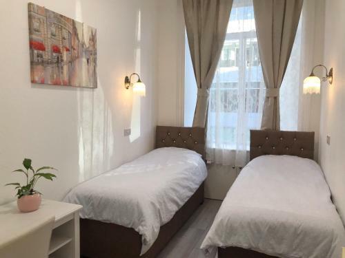 Lothian Center Apartment