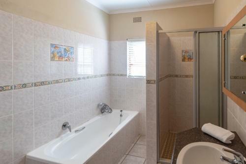 Hostal Antiqua Guest House