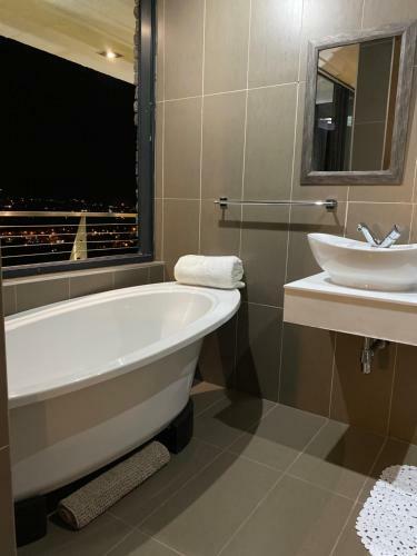 Hostal On The Gbay Villa