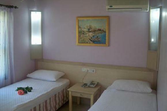 Leda Beach Hotel