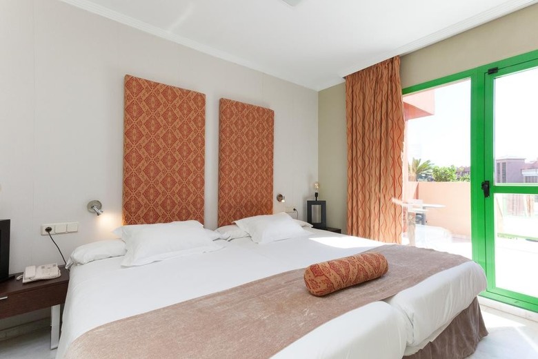 Holiday World Riwo Hotel