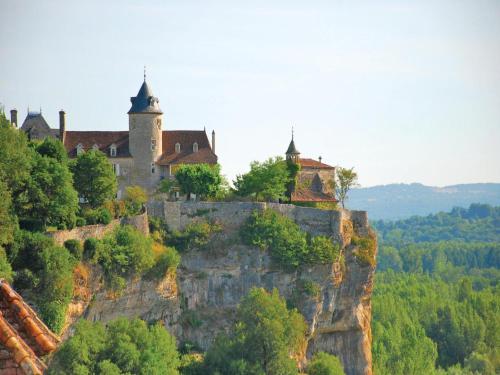 Holiday Home Le Bougayrou I-811