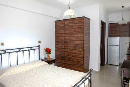 Amoudi Studios Apartments Hotel