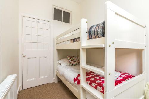 Apartamento Charming, Central & Spacious Georgian 3 Bed Apt