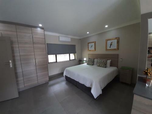 Studio 4 Churchill Lane Apartment
