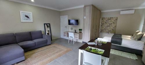 Studio 5 Churchill Lane Apartment