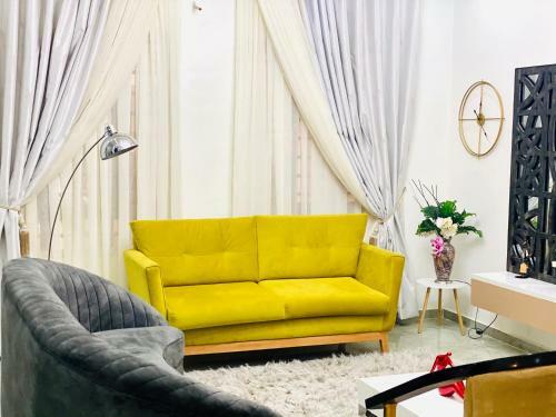 Shortlethomes - Ebi's 5 Star Short Let Apartment In Ikate, Lekki