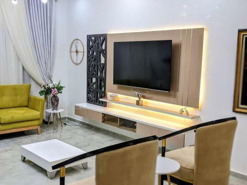 Shortlethomes - Ebi's 5 Star Short Let Apartment In Ikate, Lekki
