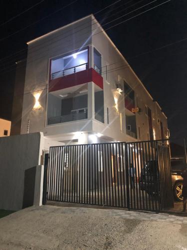 2 Bedroom Luxurious Apartment With Modern Kitchen And Setting.