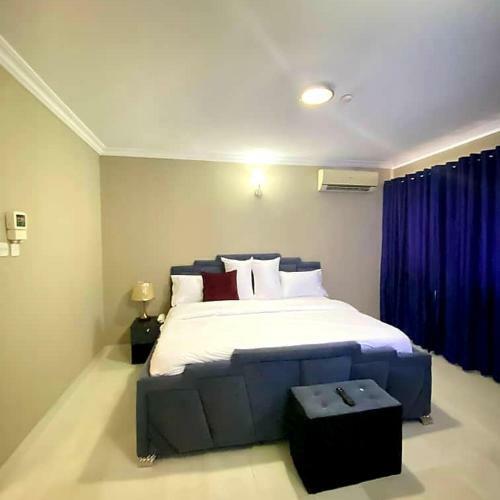 Hostal George's Bay Hotel & Apartments