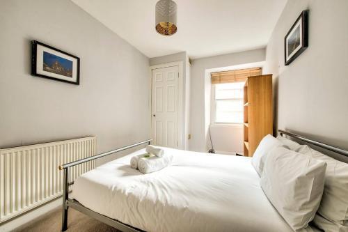 Altido Perfect Location! - Charming Rose St Apart For 4