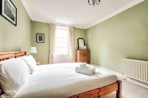 Altido Perfect Location! - Charming Rose St Apart For 4