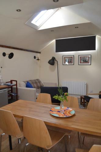 Copton Thatch Lodge