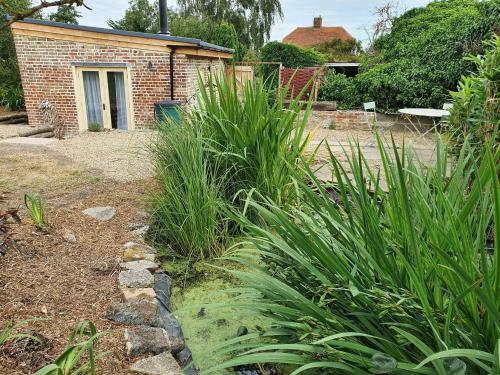 Apartamento Swallow Studio - Private Rural Retreat With Expansive Garden