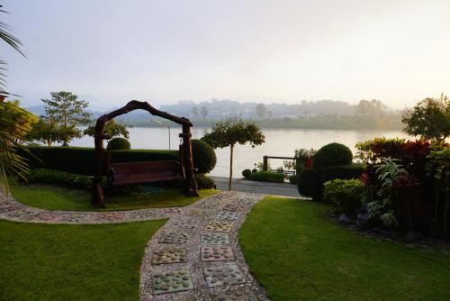 Hotel Namkhong Riverside