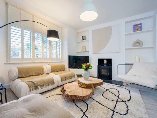 Pass The Keys 3 Bedroom Sleeps 6 Waterside House In Flushing