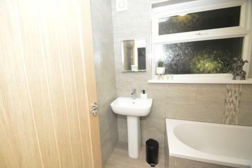 Natural Sanctuary 4 Bedroom - Suitelivin
