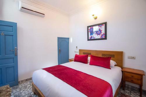 Hostal Cine House