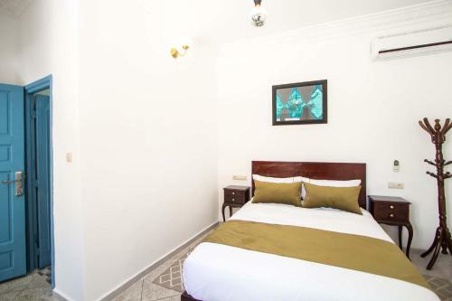 Hostal Cine House