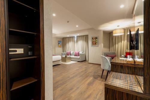 Nour Plazza Hotel