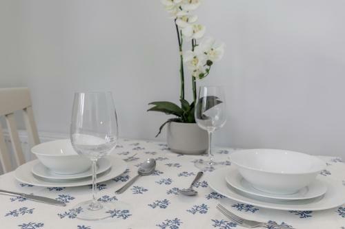 13 Belle House - Apartment 2