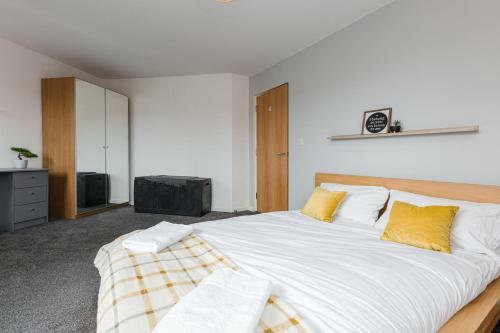 Ultra-modern 2-bedroom Apartment With Parking