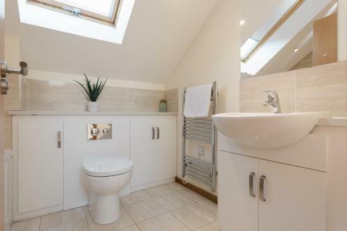 4 Bed Detached House - Freshwater