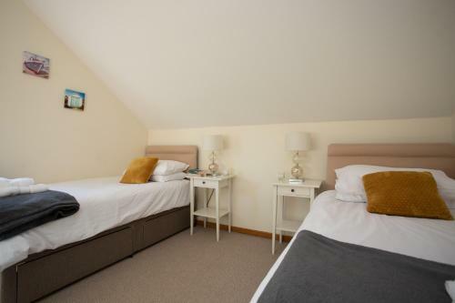 4 Bed Detached House - Freshwater