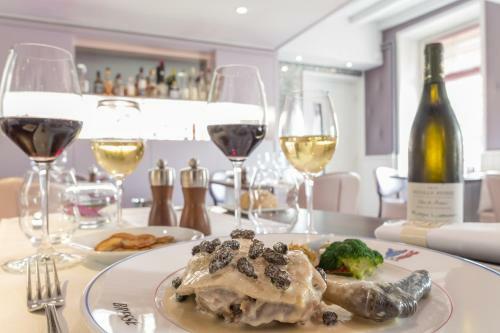 Hotel Logis H�tel Les Platanes