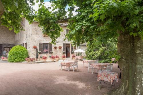Hotel Logis H�tel Les Platanes