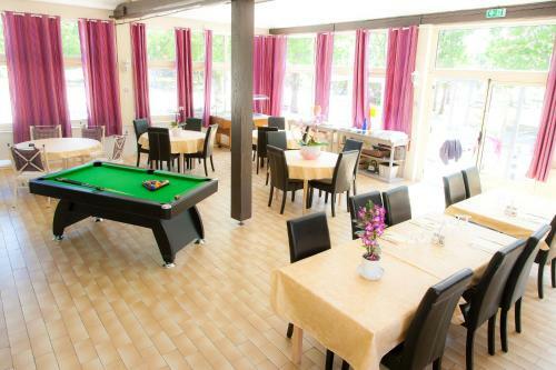 Hotel H�tel Les Lavandins
